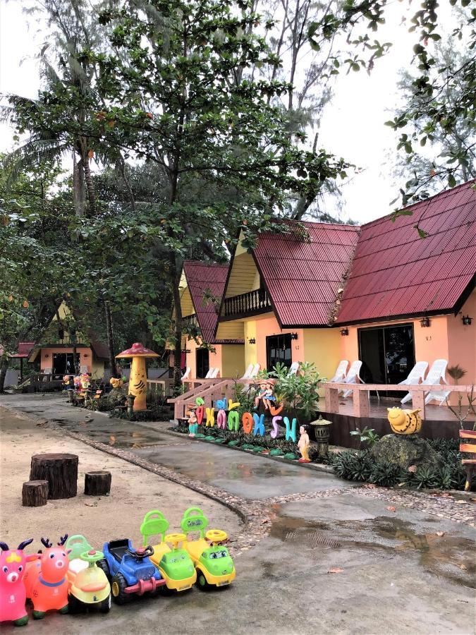 Andaman Beach Resort Koh Jum Exterior foto